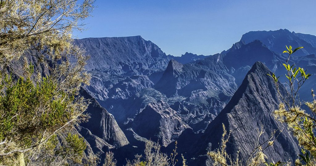 Le GR R3 fait le tour du cirque de Mafate