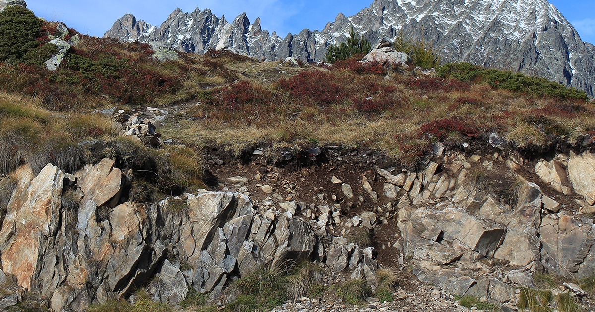 Qu'est qu'un cairn en randonnée et pourquoi c'est si important ?