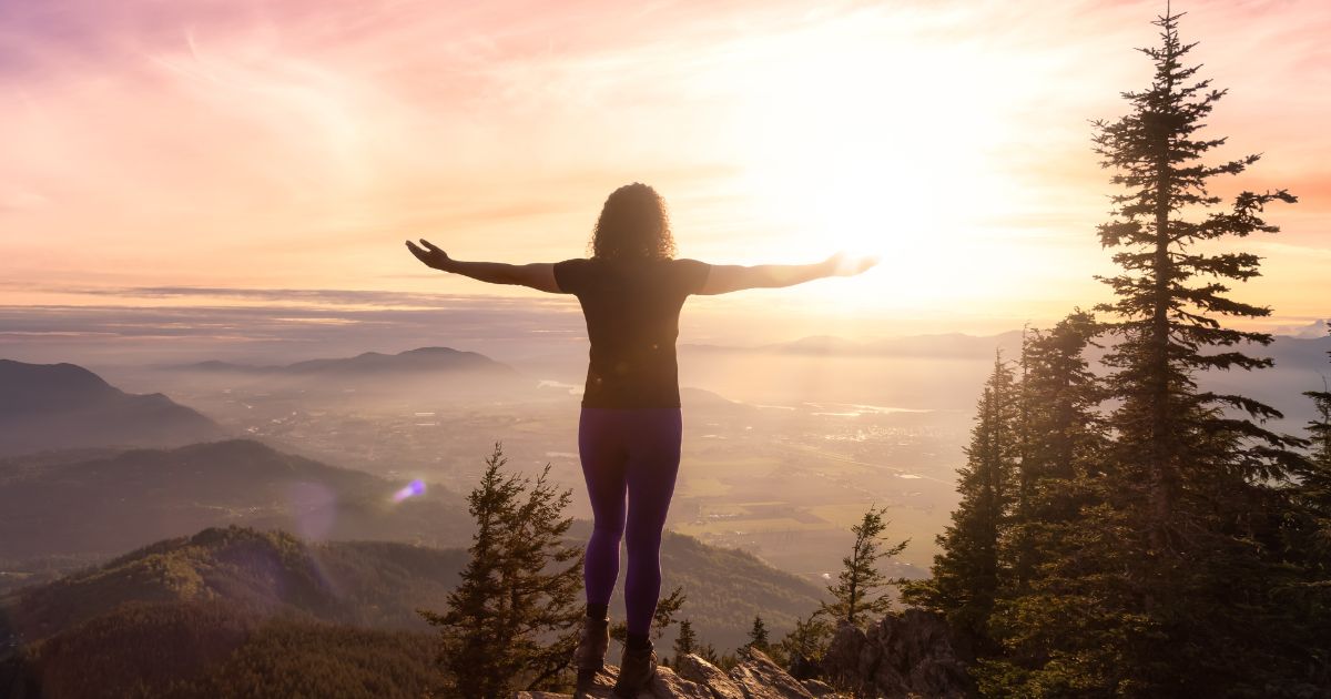 Chemin de randonnée en montagne, symbole de ressourcement mental